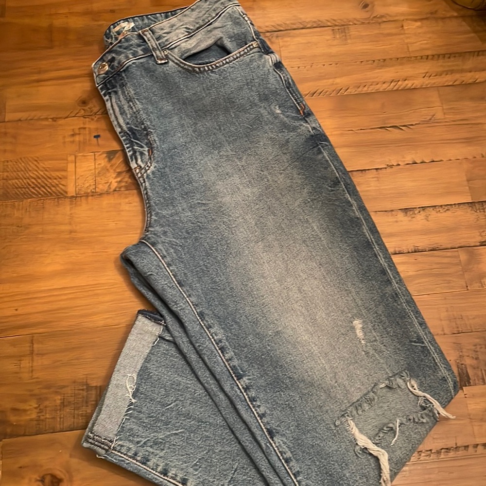 Seven7 High Rise Mom Jean - Picture 2 of 3
